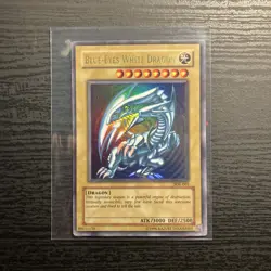 Yugioh *Blue-Eyes White Dragon X1 Ultra Rare Unlimited* (DMG) Kaiba SDK-001 - Image 1