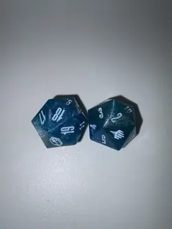 (2x) MTG Final Fantasy GIFT BUNDLE Blue FF Crystal Oversized D20 Dice (SpinDown) - Image 4