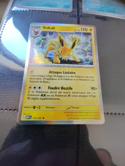 Voltali Brillante Carte Pokemon Jcc Ecarlate & Violet 151 Francais 2023# 135/165 - Image 3