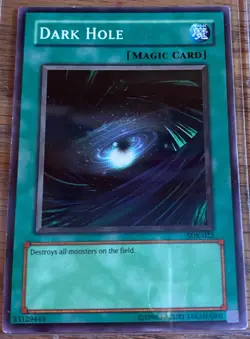 Yu-Gi-Oh TCG Dark Hole SDK-022 Unlimited Regular Common Card Played LP - Image 1