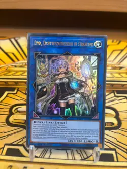Yugioh Lyna, Lichtverzaubererin in Strahlend MP22-DE089 Ultra Rare - Image 1