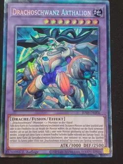 Drachoschwanz Arthalion JUSH-DE006 Collectors Rare Justice Hunters DE NM YUGIOH - Image 1