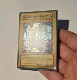 Yugioh Blue-Eyes White Dragon SKE-001 Super Rare LP - Image 3