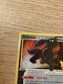 Umbreon Gold Star 17/17 Celebrations Classic Collection Pokemon Card - Image 3