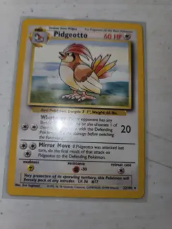 Pidgeotto - Base Set 22/102 - Rare Non-Holo WOTC Pokemon Card - LP/NM - Image 1