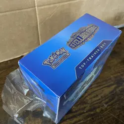 Pokemon Karmesin & Purpur Stellarkrone Top Trainer Box Deutsch - Image 1