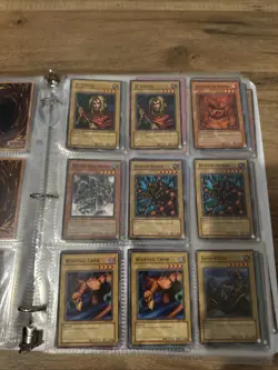 Yu-Gi-Oh! Vintage Binder Collection Card Lot - Image 2