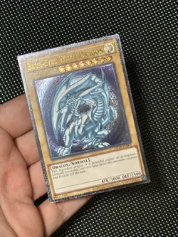 YUGIOH Blue-Eyes White Dragon OP28-EN001 Ultimate Rare LP #1 - Image 4