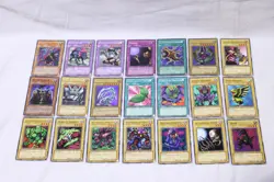 99 pcs. YuGiOh Yu-Gi-Oh! 1996 trading cards lot French language - Image 5