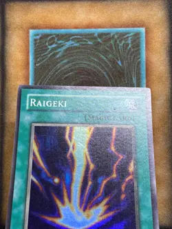 Yugioh Raigeki LOB-E042 Super Rare 1st Ed EUROPEAN VLP - Image 3