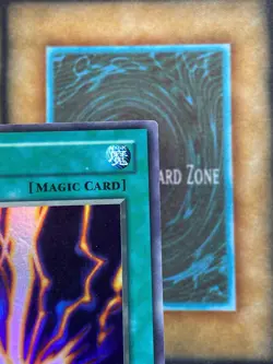 Yugioh Raigeki LOB-E042 Super Rare 1st Ed EUROPEAN VLP - Image 4
