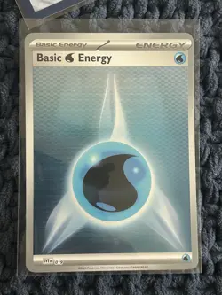Basic Water Energy - SVE019 - Holo - Pokemon Black Bolt & White Flare - Image 1
