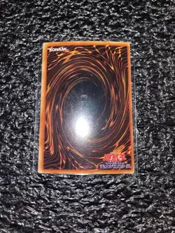 Yugioh Dark Magician P4-02 Ultra Rare Moderate Play - Image 2