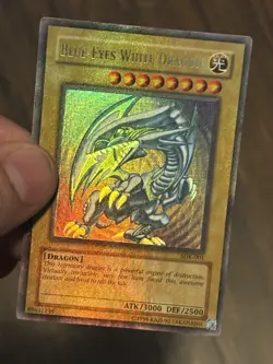 Yugioh Blue-Eyes White Dragon SDK-001 Ultra Rare HEAVY HOLO BLEED ERROR LP - Image 2