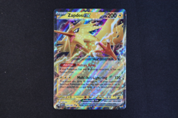 Zapdos ex 145/165 Holo Shiny Pokemon Card Scarlet Violet 151 2023 NEAR MINT - Image 1