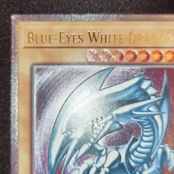 Blue Eyes White Dragon OP28-EN001 Ultimate Rare Yu-Gi-Oh English Card - Image 3