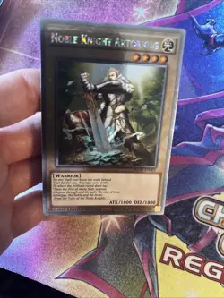 (YBL) Yugioh! Noble Knight Artorigus NKRT-EN003 Platinum Rare Limited Edition LP - Image 2