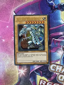 (YBL) YUGIOH Blue-Eyes White Dragon LC01-EN004 Ultra Rare Holo LP - Image 1