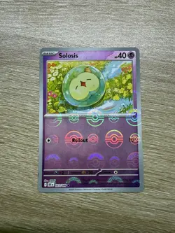 Solosis 037/086 Pokeball Pattern Reverse Holo Pokemon Card - S&V Black Bolt - Image 1
