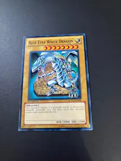 SDDC-EN004 Blue-Eyes White Dragon Common Unlimited Edition Yugioh Card - Image 2