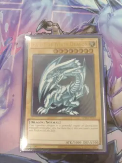 Yugioh Blue-Eyes White Dragon OP28-EN001 Ultimate Rare VLP - Image 1