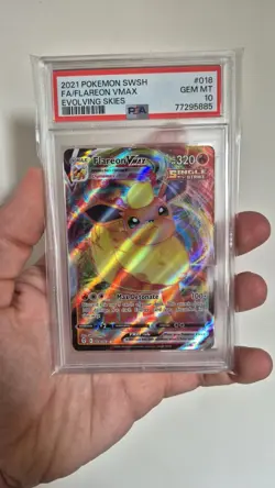 PSA 10 FLAREON VMAX 018/203 Pokemon EVOLVING SKIES HOLO GEM MINT CARD - Image 1