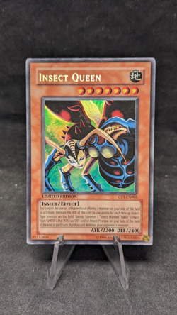 Insect Queen CT1-005 - Yugioh TCG - Secret Rare Misprint Holo Pattern - HP - Image 1