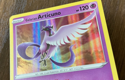 HOLO Galarian Articuno 063/203 - 2021 Pokemon Evolving Skies Rare Card CLEAN NM - Image 2