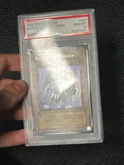 Yugioh PSA 10 Blue-Eyes White Dragon SDK-001 WAVY Ultra Rare EXTREMELY RARE - Image 3