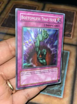 Yugioh Bottomless Trap Hole CP04-EN003 Super Rare English - Image 4