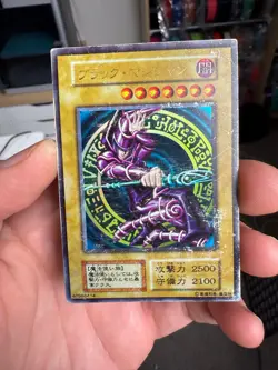 1999 Yugioh! Dark Magician Vol.1 Ultra Rare Initial No Ref DMG/HP (DDS-002 Art) - Image 1