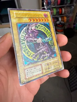 1999 Yugioh! Dark Magician Vol.1 Ultra Rare Initial No Ref DMG/HP (DDS-002 Art) - Image 2
