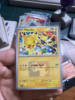 Pikachu “Winner” Promo 2025 World Championships SVP EN 225 Pokemon Worlds NEW - Image 1
