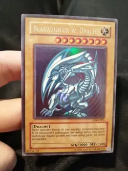 Yugioh Blauaugiger W. Drache SDK-G001 Ultra Rare German Blue-Eyes White Dragon - Image 1