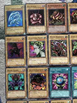 YuGiOh Starter Deck Kaiba EUROPEAN 46 Card Set SDK-E001 -SDK-E046 2002 Print - Image 2