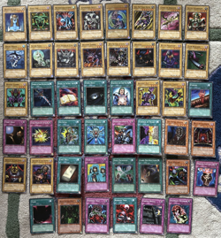 YuGiOh Starter Deck Yugi EUROPEAN 46 Card Set SDY-E001 -SDY-E046 2002 Print - Image 1