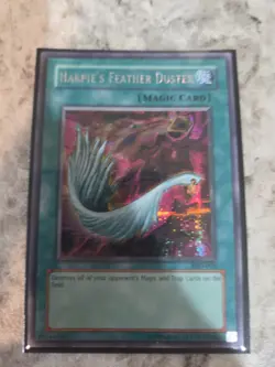 Harpie's Feather Duster SDD-003 Secret Rare Unlimited Edition Yu-Gi-Oh! Card - Image 1
