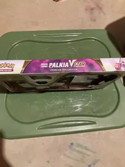 Pokemon TCG: Origin Forme Palkia VSTAR Premium Collection Factory Sealed - Image 4