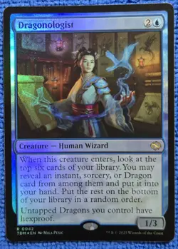 MTG 1x Dragonologist Tarkir: Dragonstorm Foil - Image 1