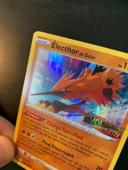 Carte Pokemon : Electhor de Galar SWSH124 Promo Epee & Bouclier Francaise NEUF - Image 2