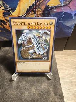 Yugioh! Blue-Eyes White Dragon SDBE-EN001 Ultra Rare Unlimited - Image 1