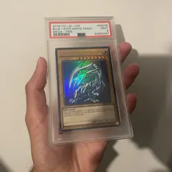 YuGiOh - Blue Eyes White Dragon CT13-EN008 Ultra Rare (PSA 9) SDK ART - Image 1