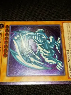 Blue Eyes White Dragon OP28-EN001 Ultimate Rare Yu-Gi-Oh Card English - Image 4