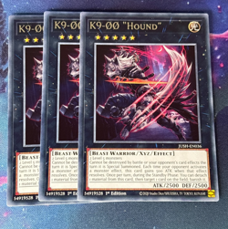 Yugioh Playset - 3x K9-00 “Hound” (NM) - Rare - JUSH-EN036 - New Set - Meta - Image 1