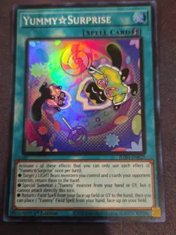 Yugioh! TCG - Yummy Surprise - Super Rare - JUSH-EN025 - Justice Hunters - 1st - Image 1