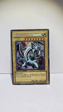 Yugioh Blue-Eyes White Dragon FL1-EN001 Secret Rare Limited Edition LP - Image 1