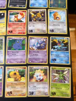 Pokemon TCG 26-Card Vintage Mid-Era Lot, black&white, platinum, eevee - Image 5
