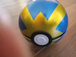 Official Pokemon TCG Ball Collector's Tin (Empty Pokeball). Pre-owned Blue, Gold - Image 2