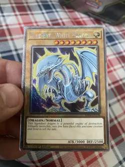BLUE-EYES WHITE DRAGON 1ST EDITION PLATINUM SECRET RARE RA04-EN108 YUGIOH! - Image 1