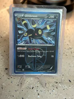 Umbreon 64/116 Plasma Freeze Non-Holo Rare Card - Image 1